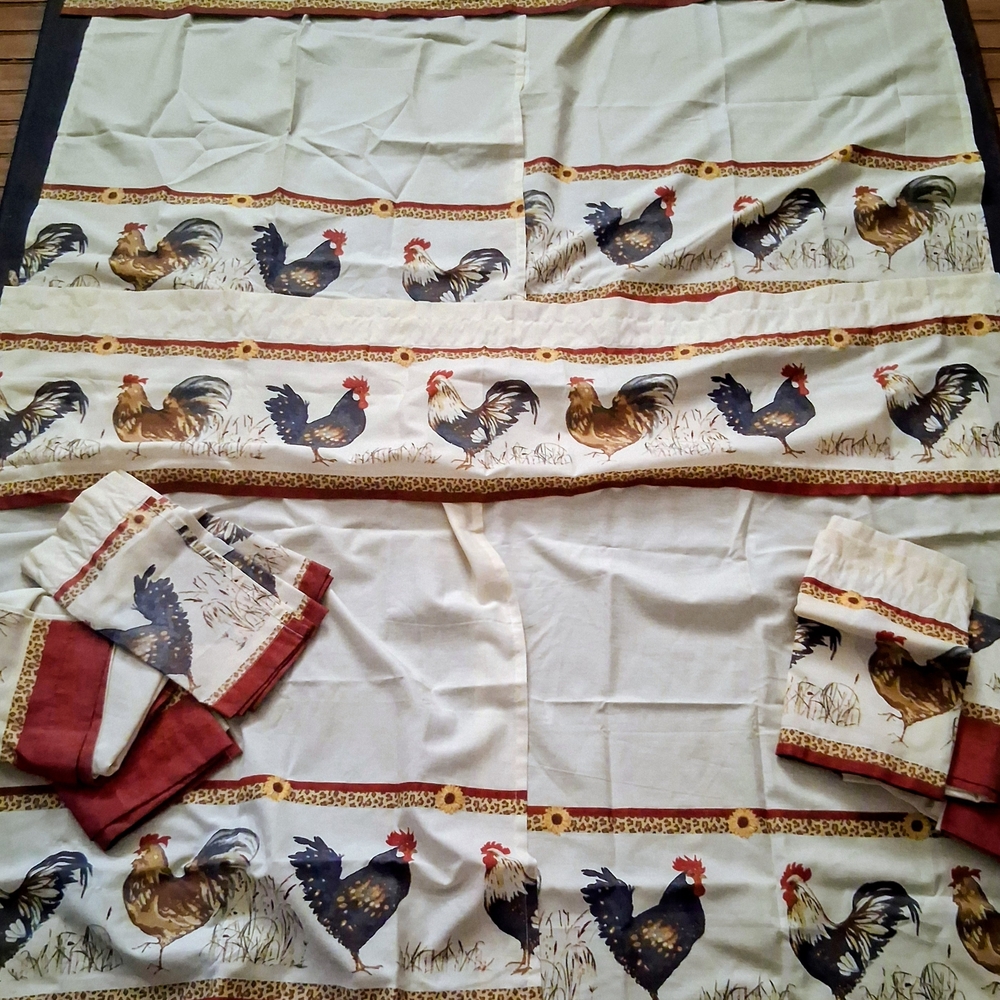Rooster Print Kitchen Curtain Set - Cream and Red